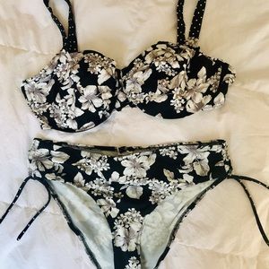 2/$25 💕 Never Worn bikini from St Maartin